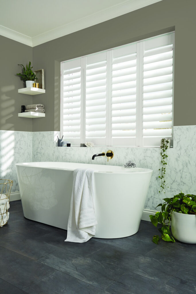 LL_2019_Shutters_Cotton_89mm_Moda_Multi_L_Frame_Full_Height_Bi-Fold_Bath_Main2_Open_Concealed_Purple