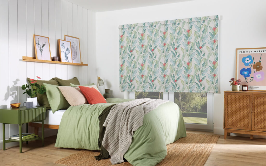 LL_Roller_Paradise Palm Green_BO_Bed_Main_Web